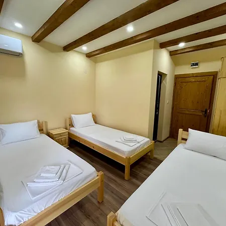 Hostel петропавловската къща *