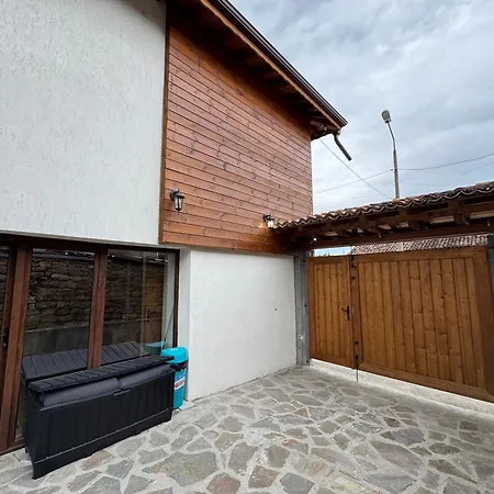 петропавловската къща Lyaskovets