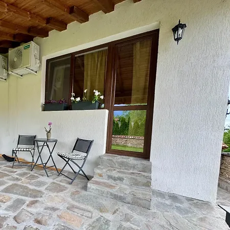 Hostel петропавловската къща *