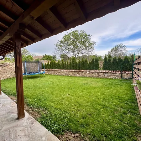 Hostel петропавловската къща Lyaskovets