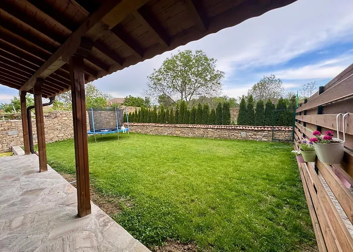 Hostel петропавловската къща Lyaskovets